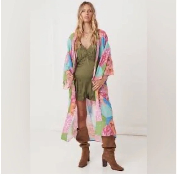 Spell and The Gypsy Collective Freda Kimono Robe in Lilly NWT! - Picture 5 of 8
